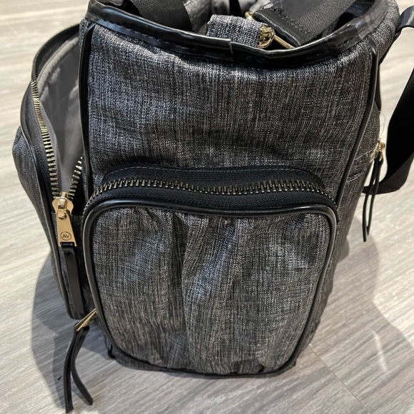 ADRIENNE VITTADINI Bag!  NWOT! - Picture 5 of 5